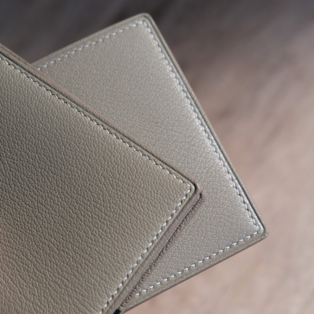 CLASSIC Bifold Mini Wallet