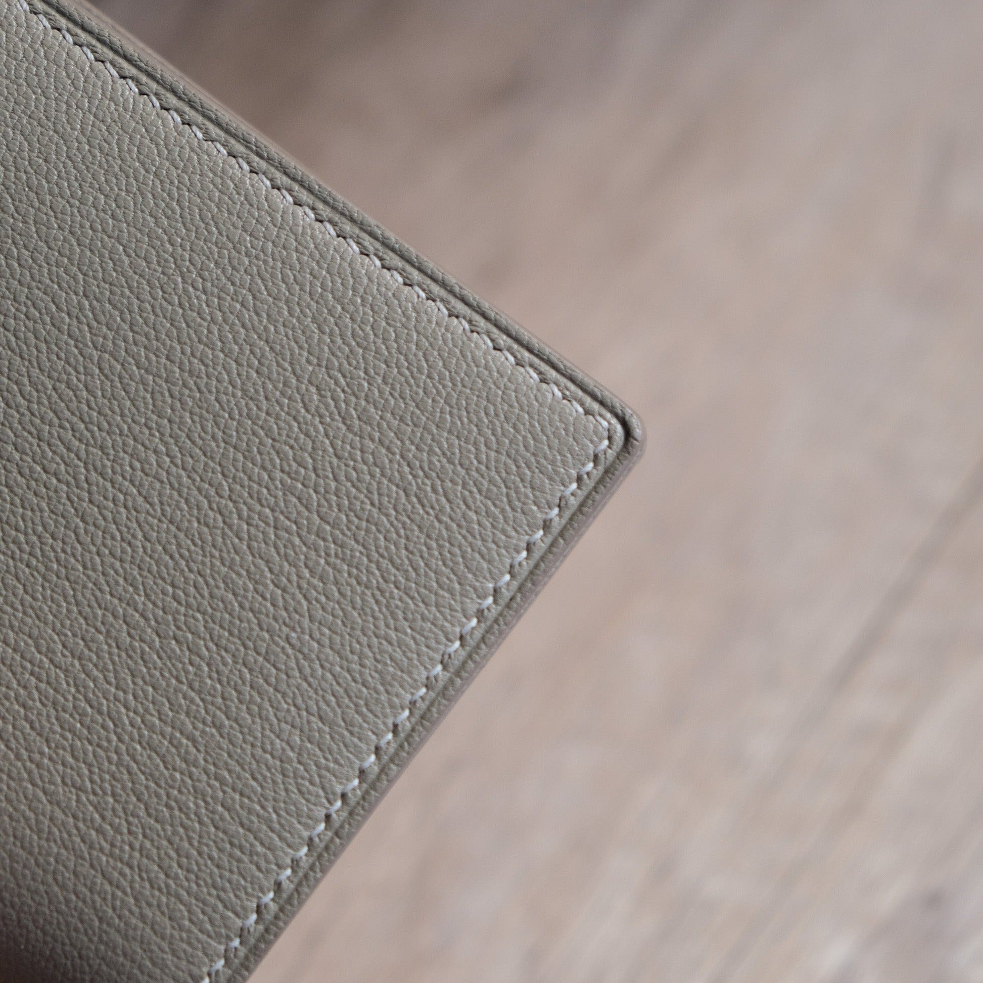 CLASSIC Bifold Mini Wallet