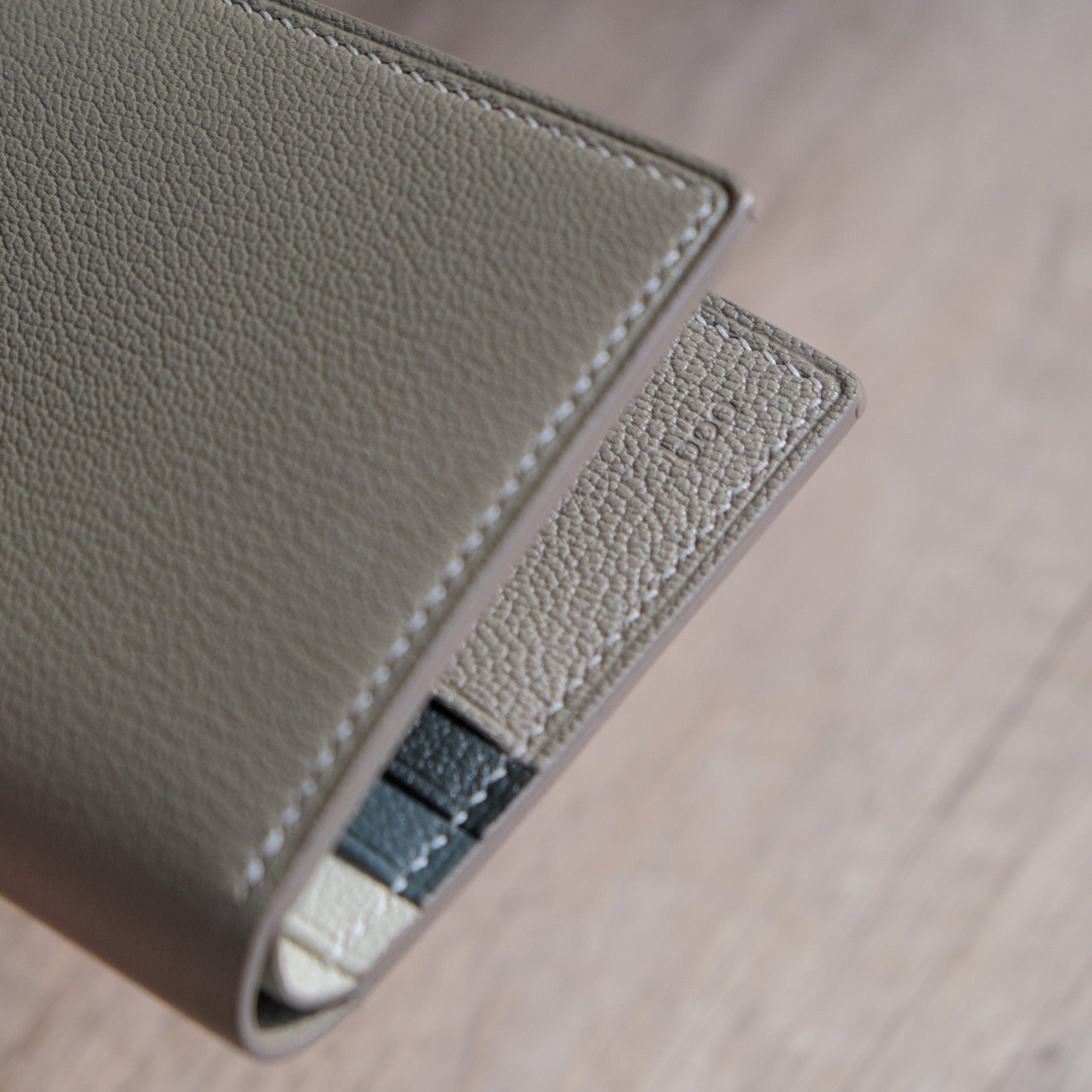 CLASSIC Bifold Mini Wallet