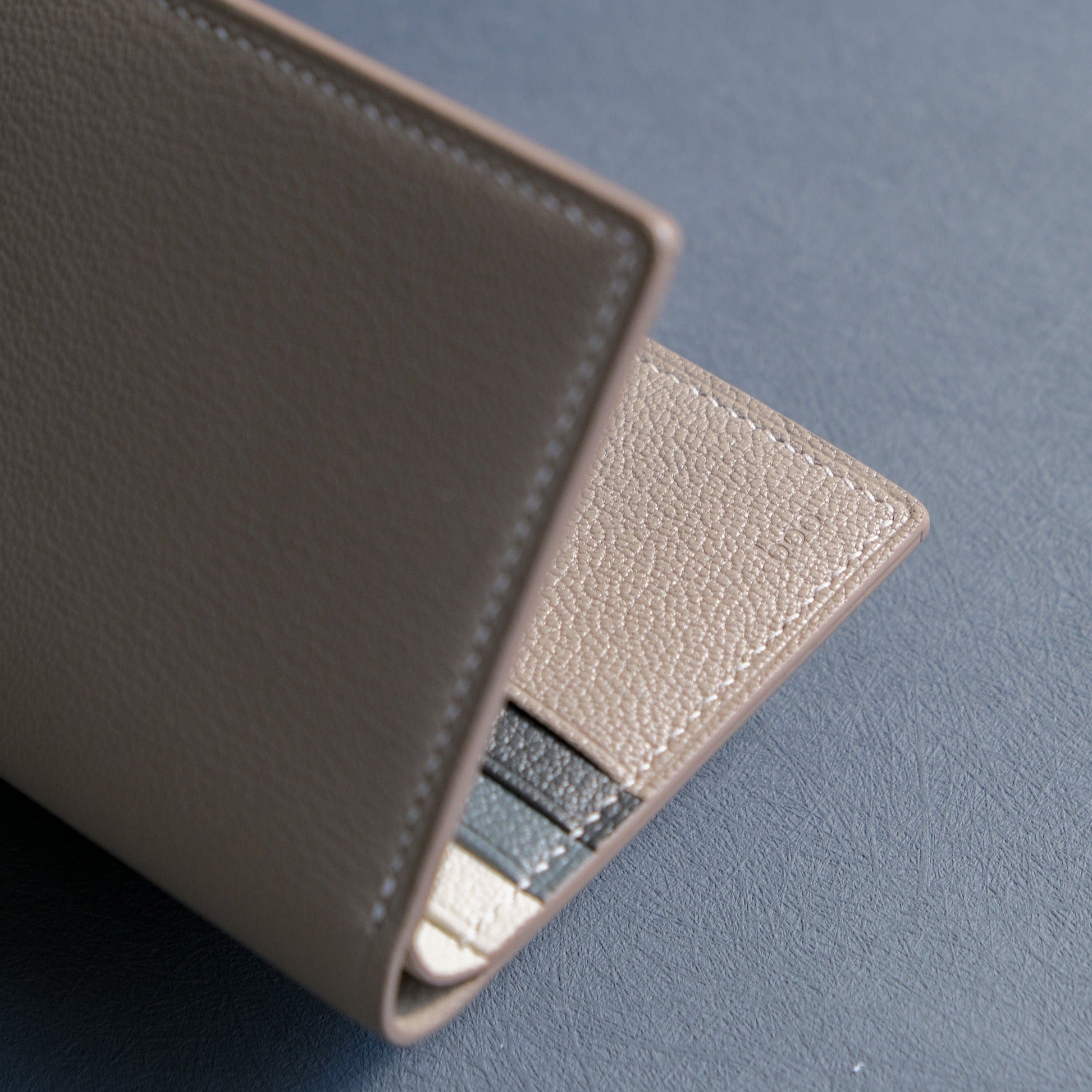 CLASSIC Bifold Mini Wallet
