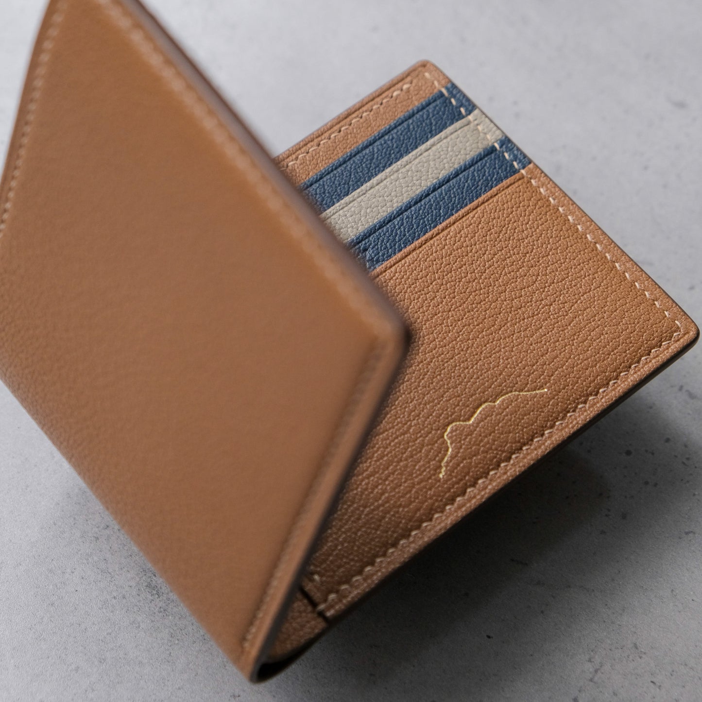 Classic Bifold Wallet 撞色兩摺銀包【Gold】