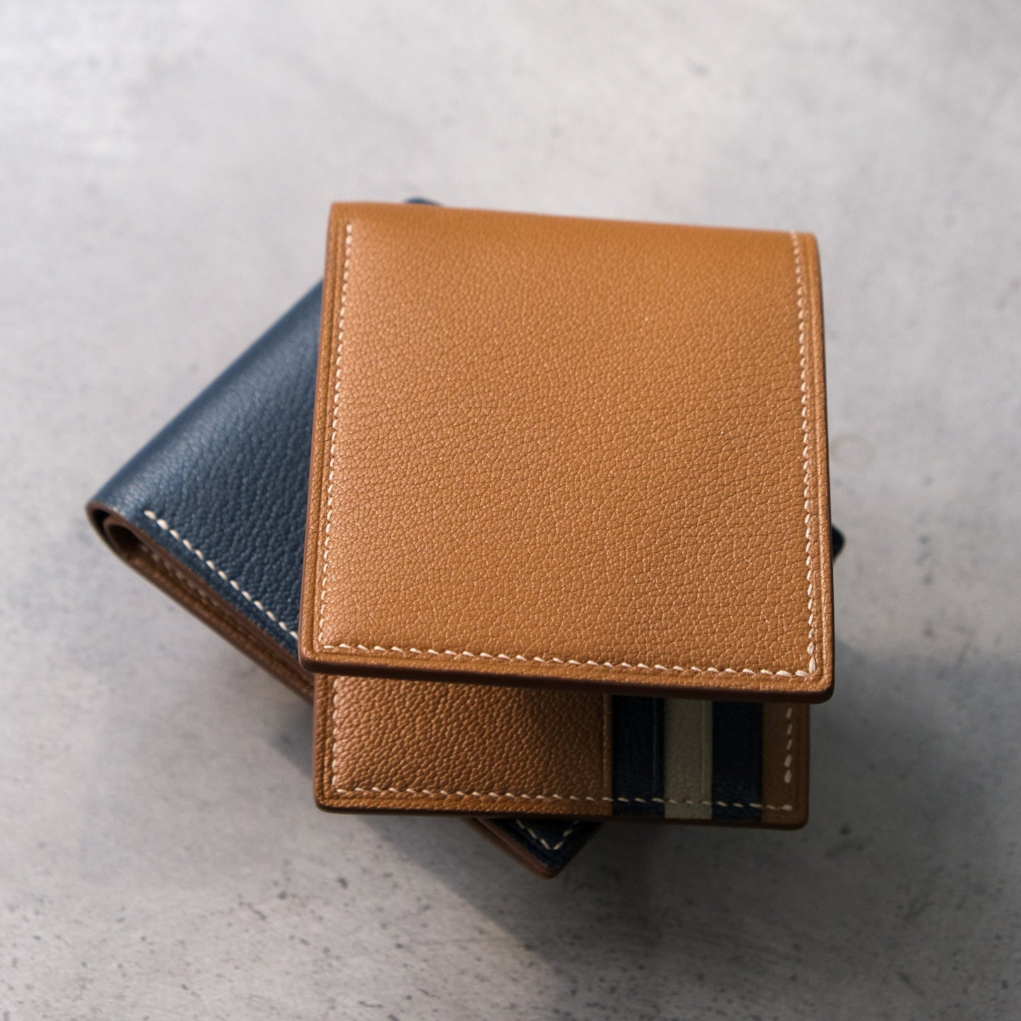 Classic Bifold Wallet 撞色兩摺銀包【Gold】