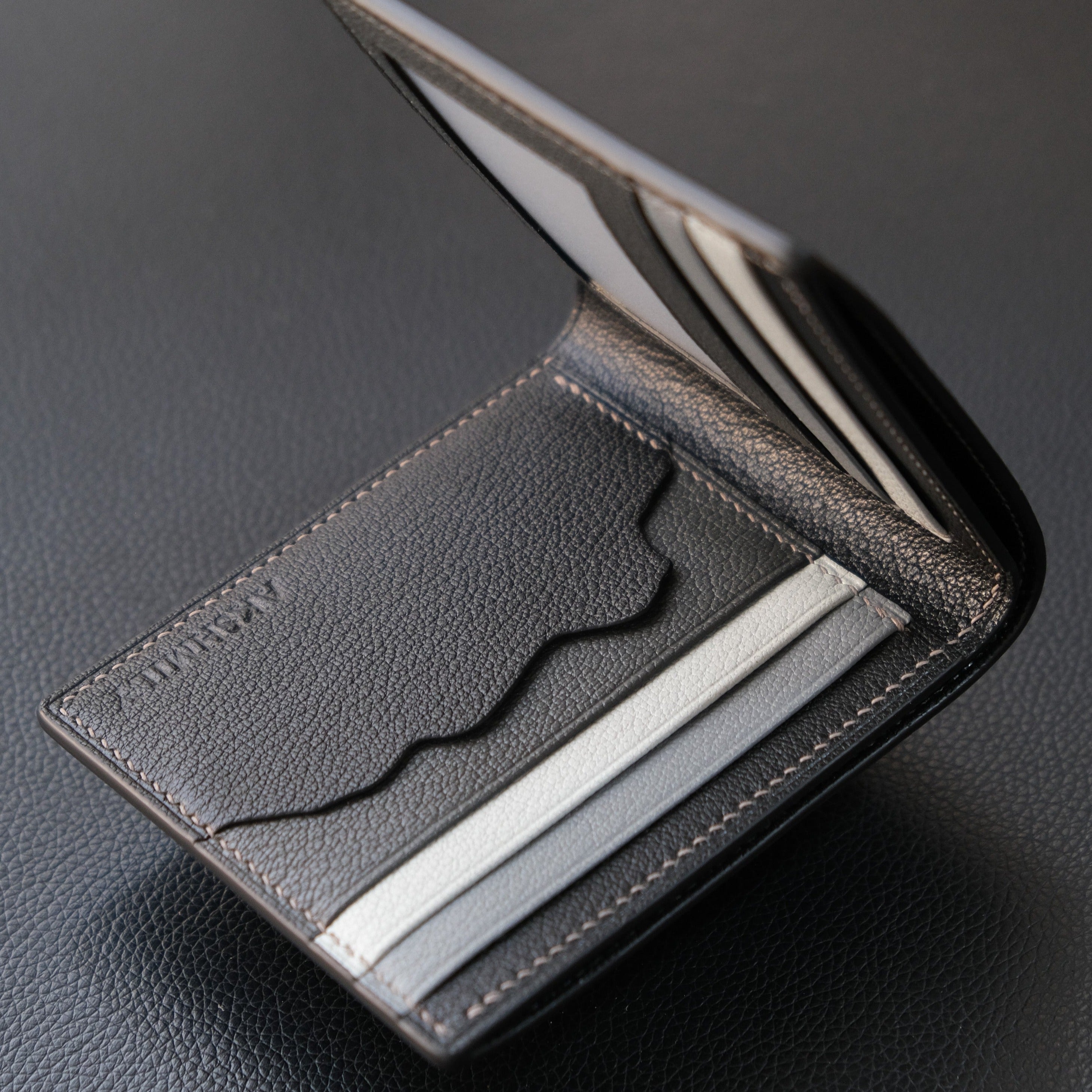 LIONROCK Bifold Wallet
