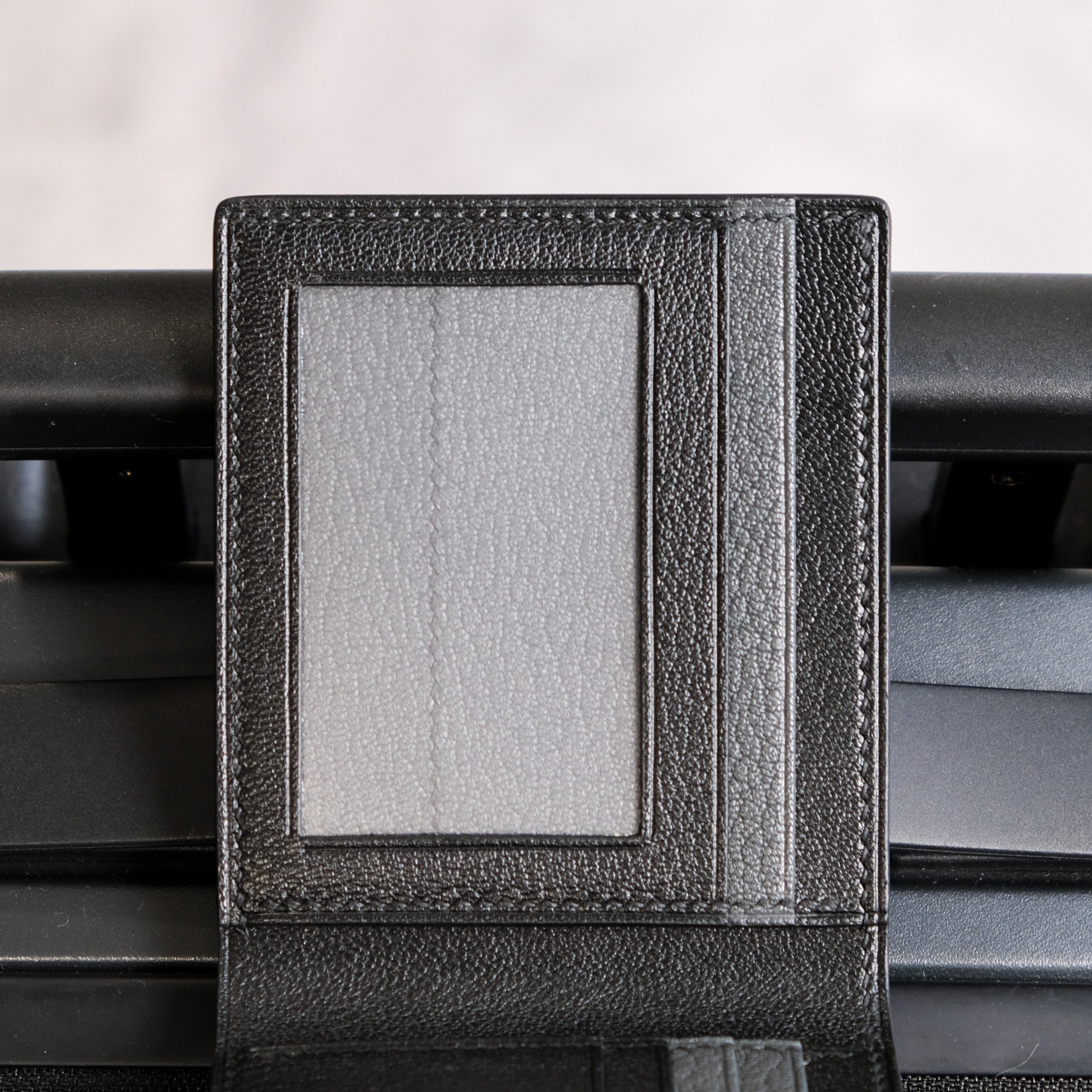 CLASSIC Bifold Wallet